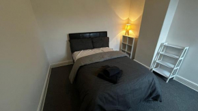 Double Bed - Fast WiFi - Free Parking